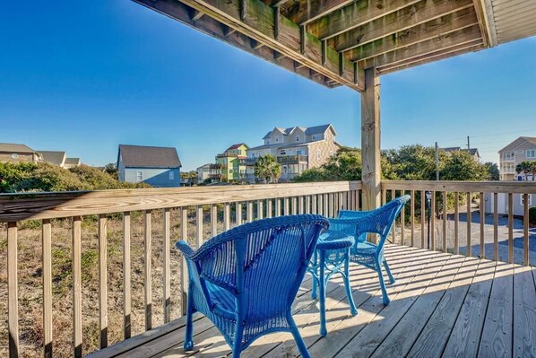Property grounds - Topsl Turvy, Turtle Cove 209 | Surf City, NC | Community Pool & Beach Access (Surf City)