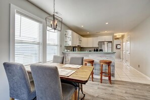 Dining - Topsl Turvy, Turtle Cove 209 | Surf City, NC | Community Pool & Beach Access (Surf City)