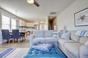 Smart TV - Topsl Turvy, Turtle Cove 209 | Surf City, NC | Community Pool & Beach Access (Surf City)