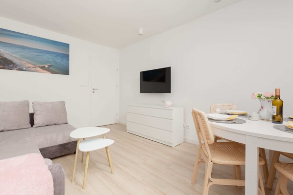 TV - P. C. K. 10C | Spacious Apartment | Remote Work (Gdansk)