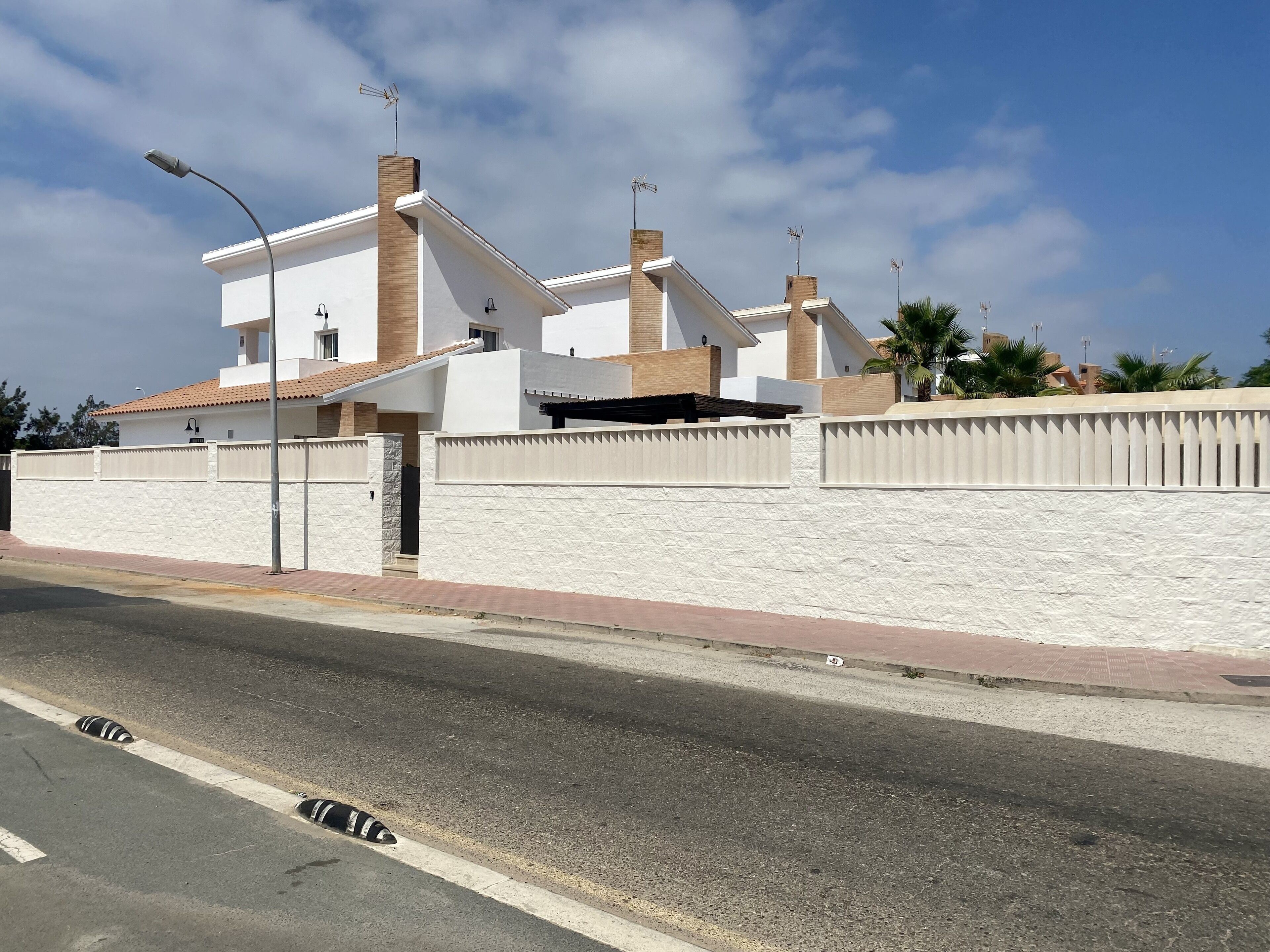 Parkeerplaatsen op het terrein