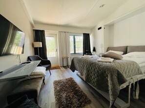 Ylelliset vuodevaatteet, memory foam -patjalliset sängyt