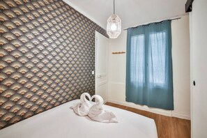 1 slaapkamer, een strijkplank/strijkijzer, wifi, beddengoed