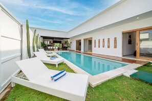 Outdoor pool - ❤BEST DEAL❤ 4Br Villa Walking distance from Beach (Kuta Utara)