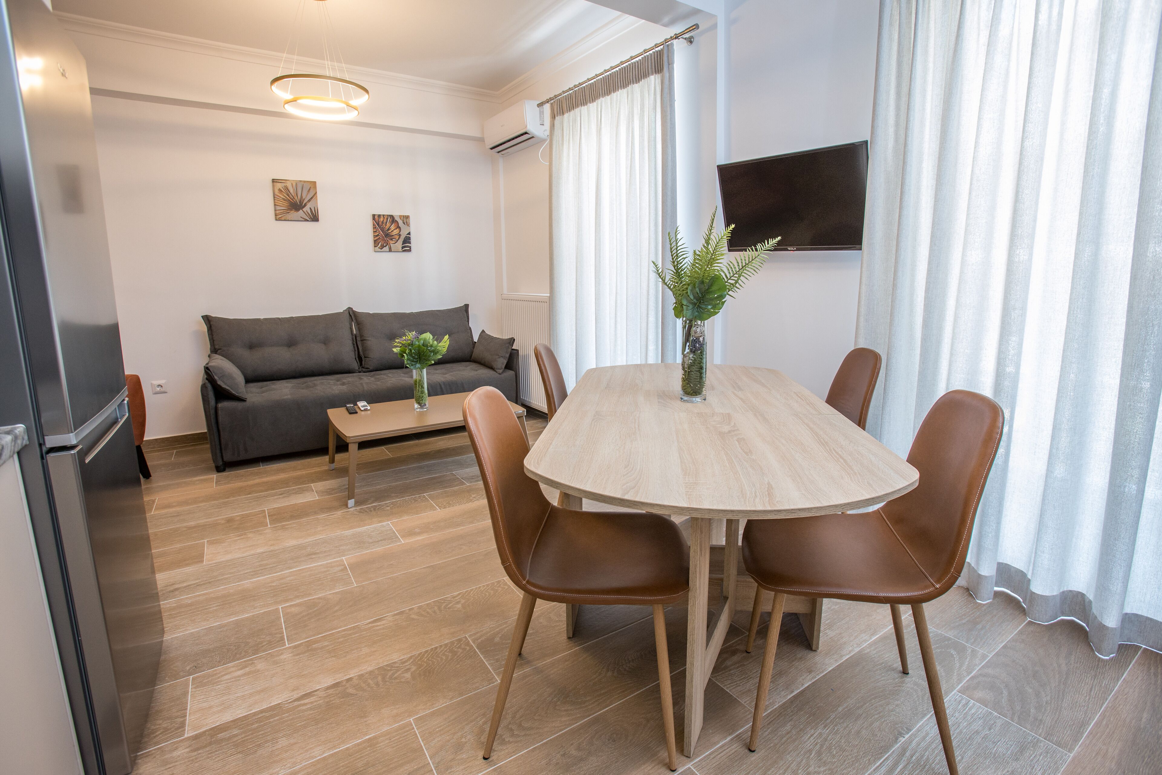 39-inch Smart TV with digital channels, TV