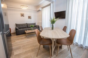 39-inch Smart TV with digital channels, TV