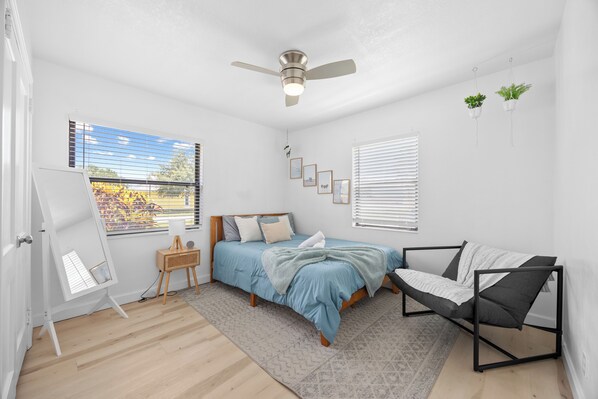 3 bedrooms, desk, iron/ironing board, travel cot