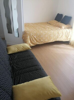 Iron/ironing board, WiFi, bed sheets - Studio zen Avec Parking (Orléans)