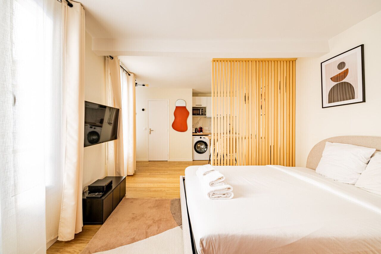 1 chambre, bureau, fer et planche à repasser, Wi-Fi