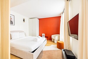 1 bedroom, desk, iron/ironing board, WiFi