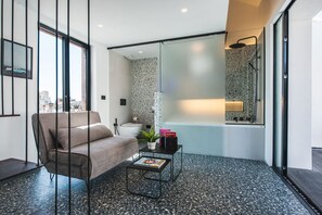 Dusche, Haartrockner, Handtücher