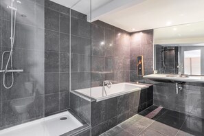 Bañera, secador de pelo