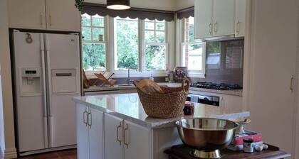 Noonan House. 5 minute walk to the centre of town.<br>Spacious home on half acre.