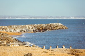 Una playa cerca