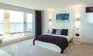 4 bedrooms, iron/ironing board, travel cot, free WiFi