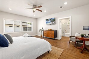 4 makuuhuonetta, silitysrauta/-lauta, vauvan matkasänky, Wi-Fi