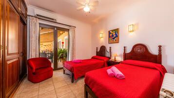 5 bedrooms, iron/ironing board, free WiFi, bed sheets