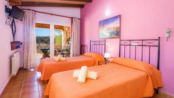 5 bedrooms, iron/ironing board, free WiFi, bed sheets