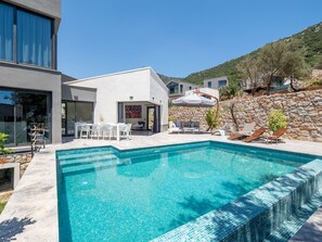 10 outdoor pools, pool umbrellas, sun loungers - Notos Club (Kas)