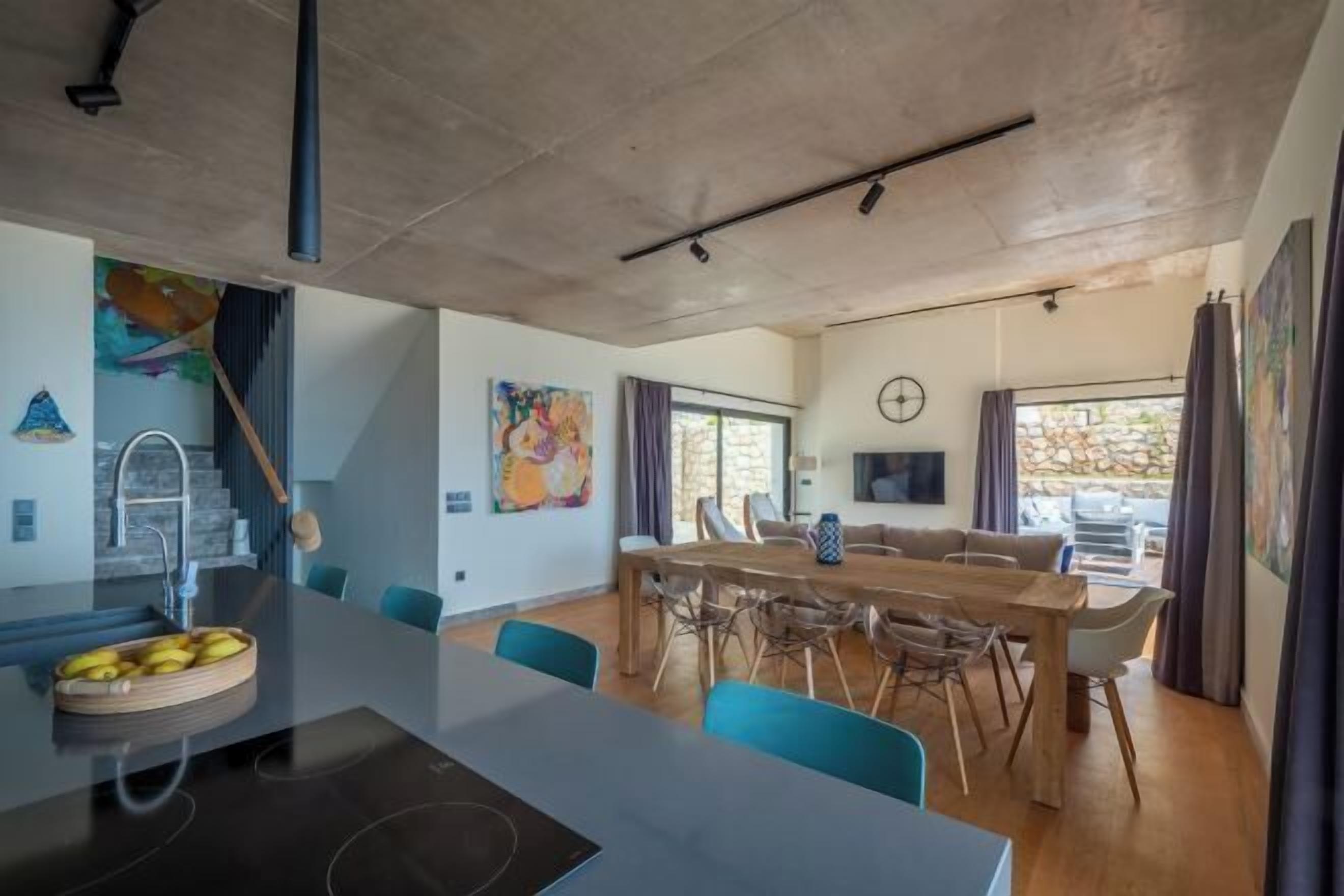 Dining | Dinner served, ocean views 