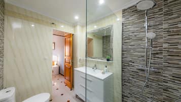 Vasca, asciugacapelli, asciugamani