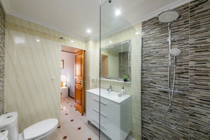 Vasca, asciugacapelli, asciugamani