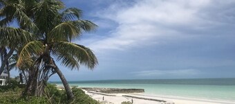 Starboard House: Main Unit in Canalfront Home close to beach