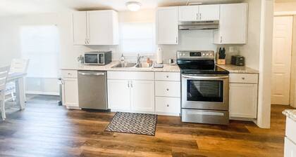 "Smooth Sailing" less than 10 minutes from Lake Texoma and Choctaw Casino