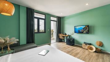 Deluxe Double Room, Balcony | Hypo-allergenic bedding, minibar, in-room safe, desk