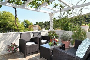 Terrace/patio - Dalmatian villa with pool and breathtaking sea views (Postira)
