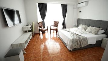 1 chambre, minibar, bureau, espace de travail pour ordinateur portable