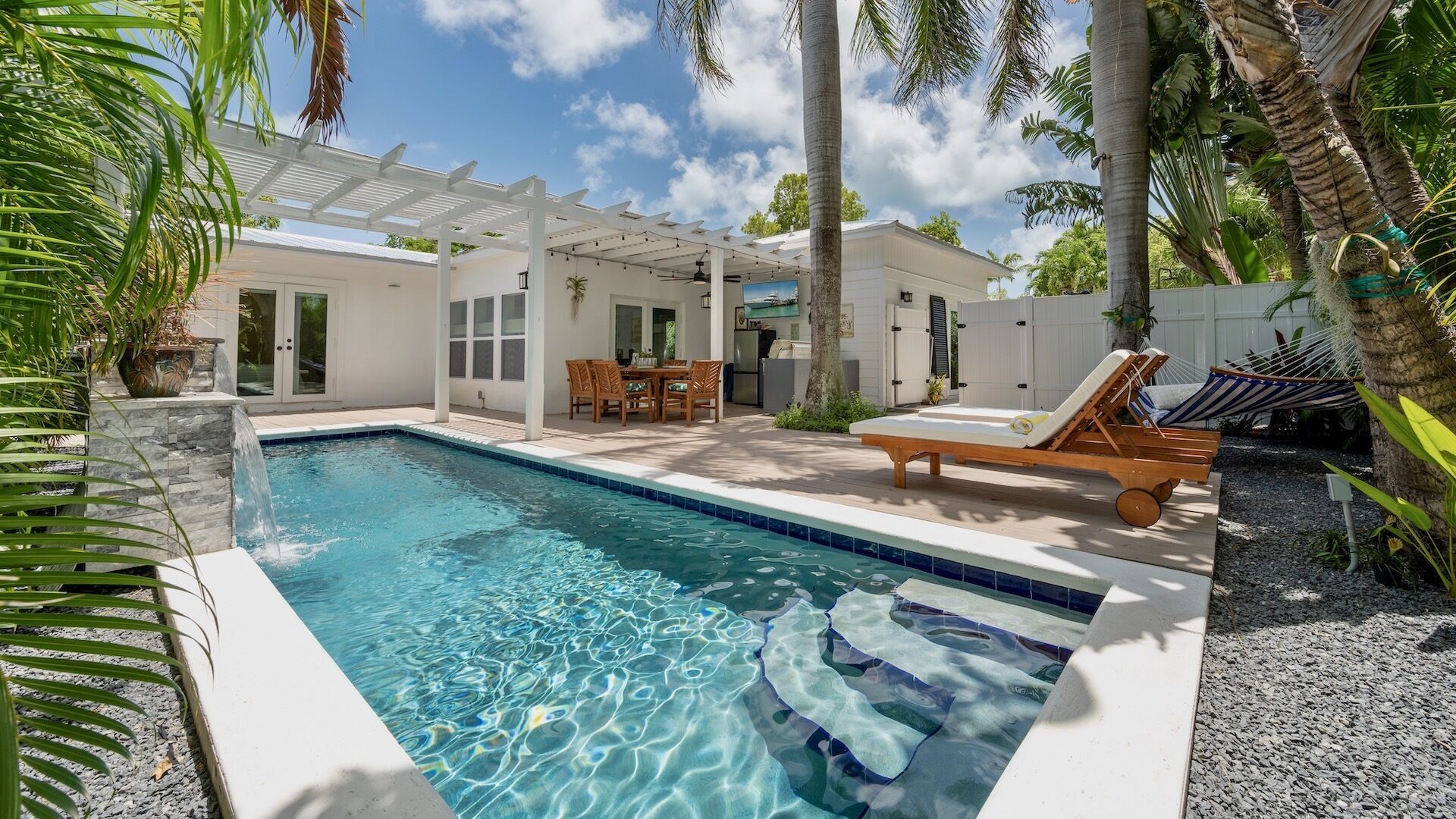 **THE ENCHANTED ROSE @ BEACHSIDE** Gorgeous Home & Pool + LAST KEY SERVICES…