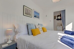 2 bedrooms, travel crib, free WiFi, bed sheets - Egret (4), South Creake, Norfolk (South Creake)