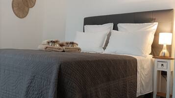 1 bedroom, iron/ironing board, travel cot, free WiFi