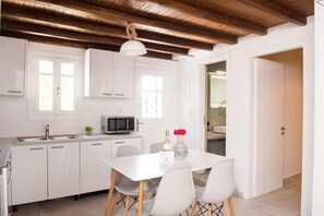 Villa | Repas dans la chambre