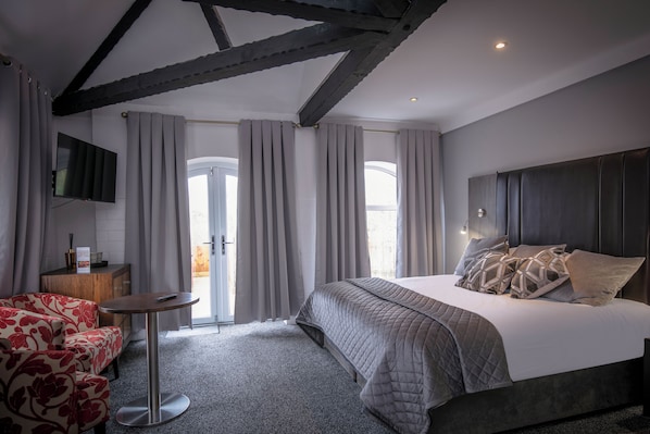 Iron/ironing board, free WiFi, bed sheets - The George Of Piercebridge (Darlington)