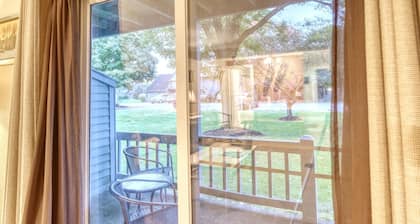 The Bear Den Condo by Redawning