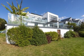 Exterior - Treheyl, Pentire- Hot tub & plunge pool (Newquay)