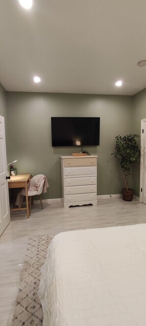 1 quarto, escrivaninha, Wi-Fi de cortesia