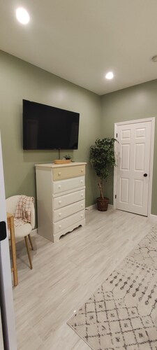 Brand New Cozy Downtown Delaware Apartment