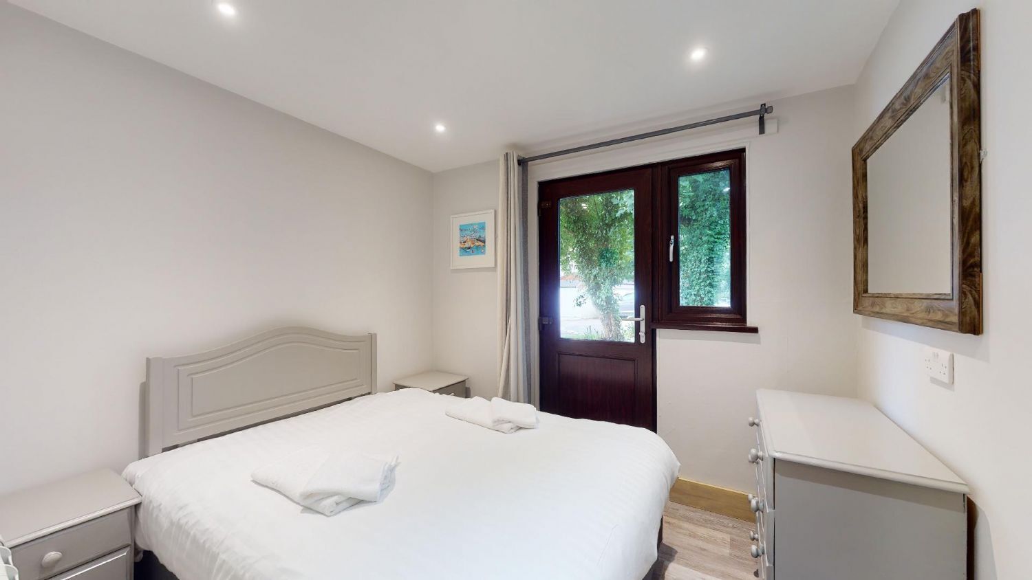 4 Schlafzimmer, Bügeleisen/Bügelbrett, WLAN, Bettwäsche