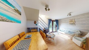 Unclassified image, 4 of 20, button