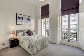 2 bedrooms, iron/ironing board, free WiFi - Somerset Court Apartments (London)