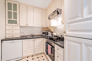 Premium Apartment | 私人厨房 | 大冰箱、微波炉、烤箱、烤面包机