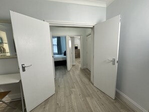 2 dormitorios, caja fuerte, tabla de planchar con plancha y wifi gratis