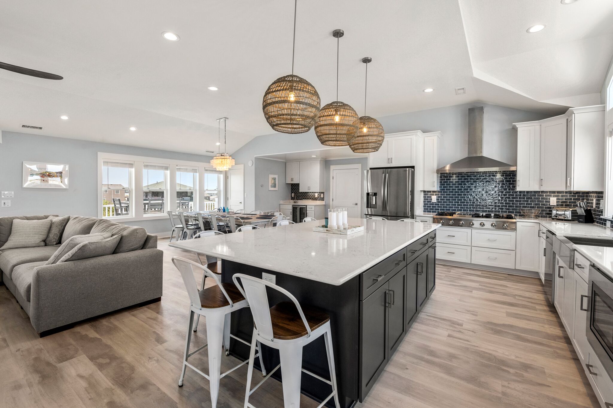 雪櫃、微波爐、焗爐、爐具