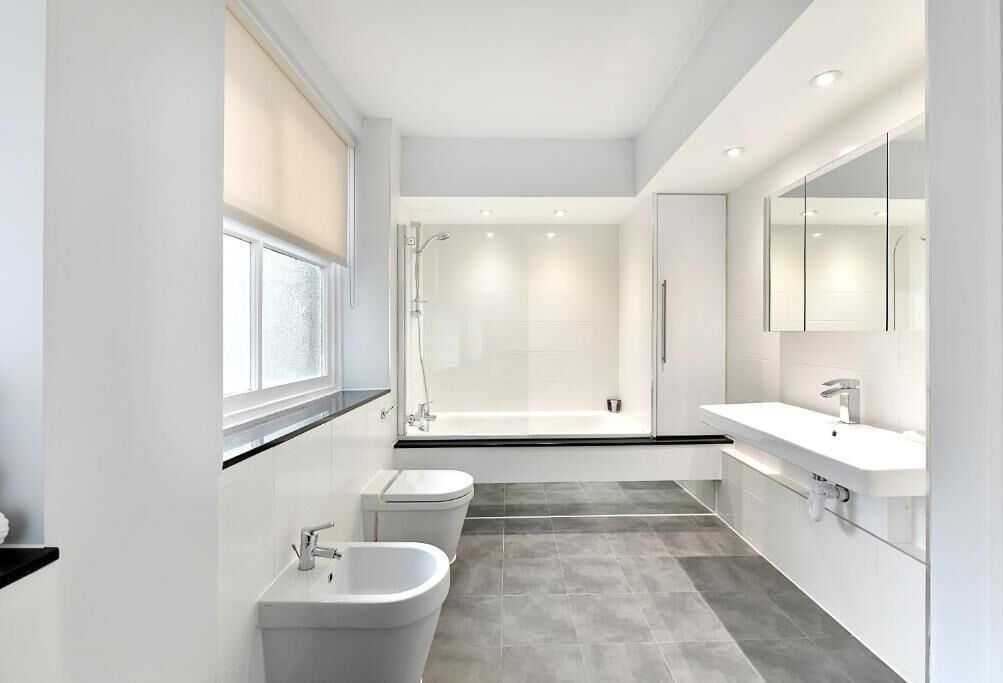 Dusche, Haartrockner, Bidet, Handtücher