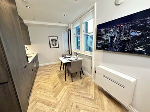 Interior - Chiltern Street Apartments - One Bedroom Apartment (London)