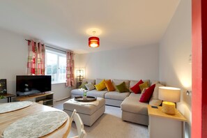 TV - Pass the Keys | Renovated Sunny Home | Pass the Keys (Cambridge)