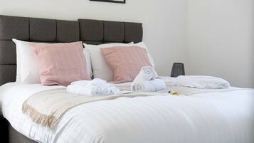 3 bedrooms, iron/ironing board, free WiFi, bed sheets